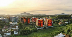 Naiharn Pearl Condo Hotel by VillaCarte